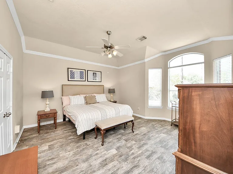 945 Autumn Brook St — Photo 14