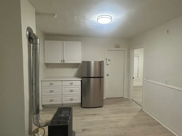 6 Europe St APT 2, Providence, RI 02903