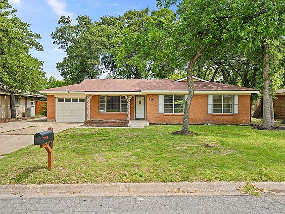 2nd image of 304 W Cheryl Ave