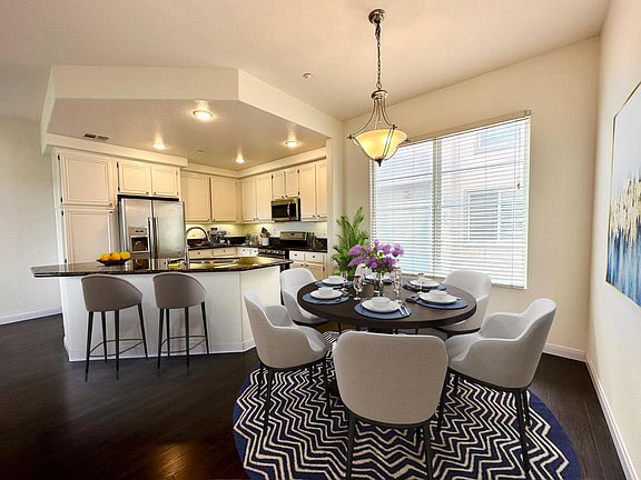 4th image of 2744 Escala Cir