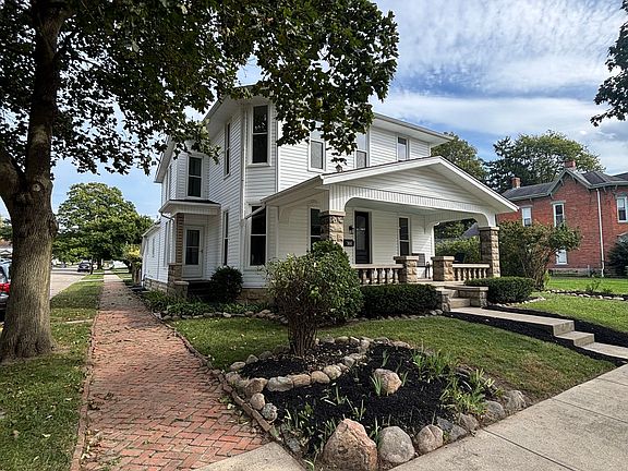 4th image of 300 S Barron St