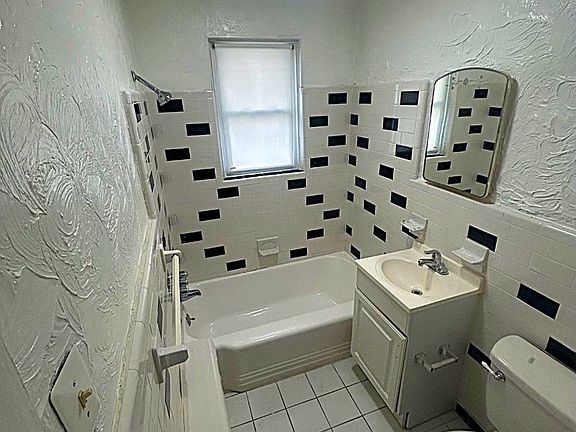 5th image of 7535 Thouron Ave #3