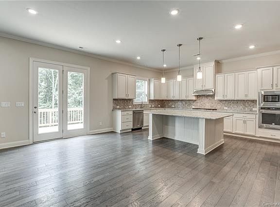 4th image of 155 Campanile Dr