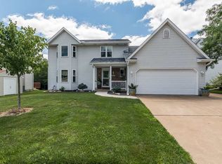3415 43rd Avenue Ct, Bettendorf, IA 52722