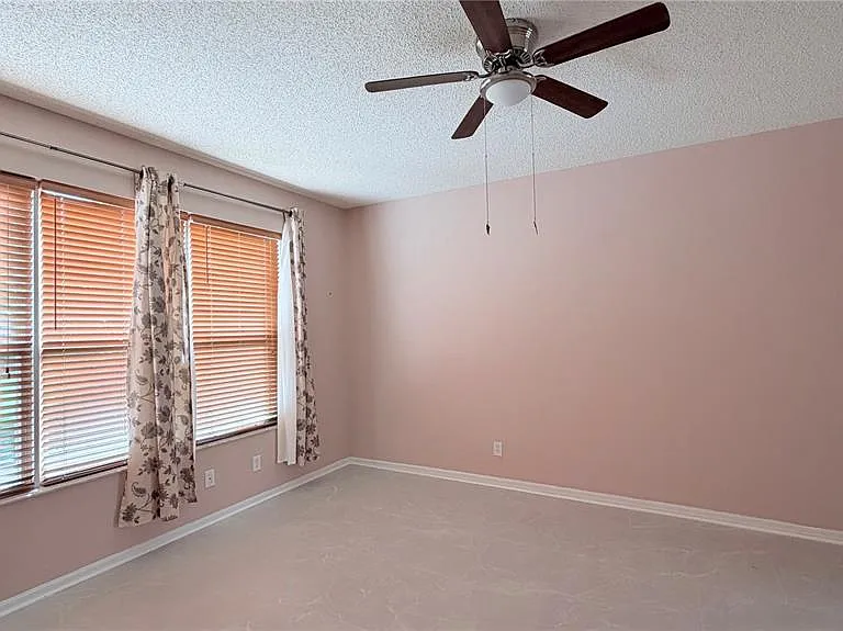 4712 Mapletree Loop — Photo 16