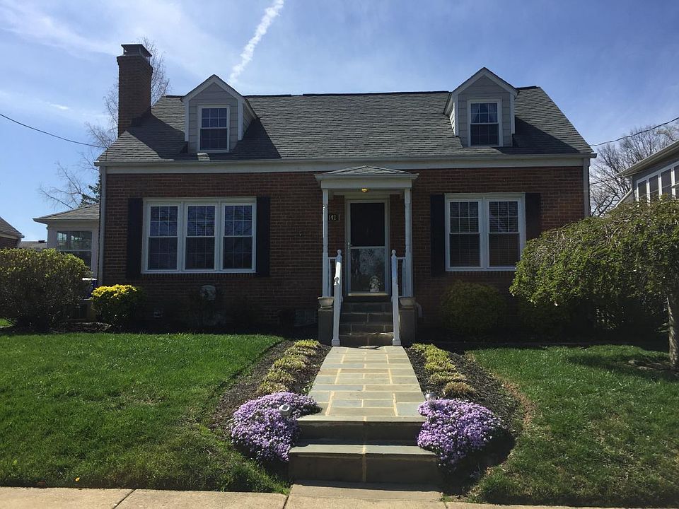 1st image of 2142 N Taft St