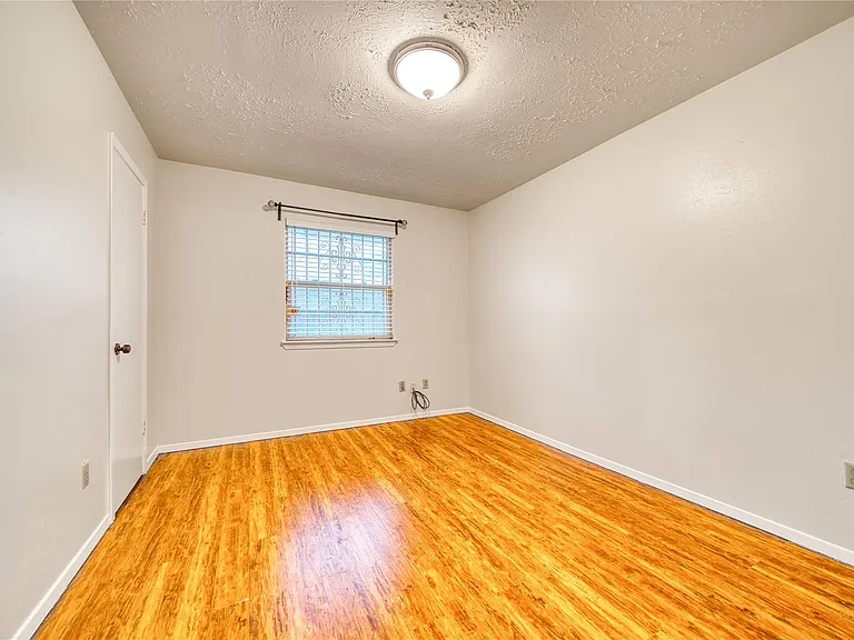 7811 Westbank Ave — Photo 24