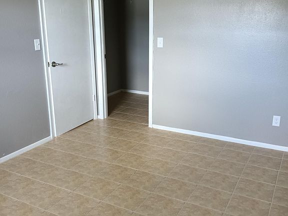 Bedroom with Walk-in Closet