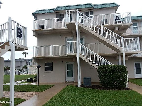 2nd image of 4849 Saxon Dr #201