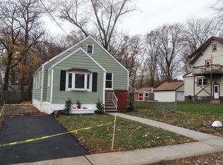 212 Vine St, Roselle, NJ 07203
