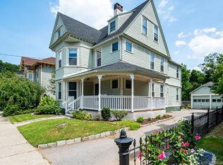 21 Huntington Pl, Norwich, CT 06360