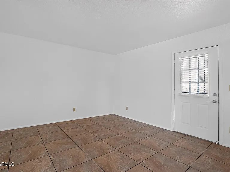 6320 W Carol Ave — Photo 22