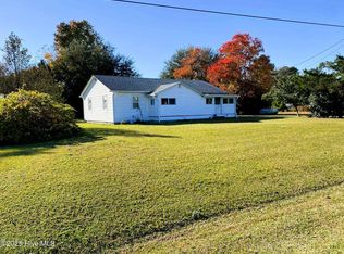 421 Gurganus Rd, Maple Hill, NC 28454