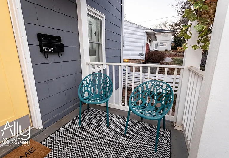 1304 Belleview Ave #1 — Photo 60