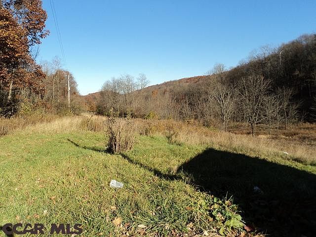 2nd image of 18 Fetters Ln