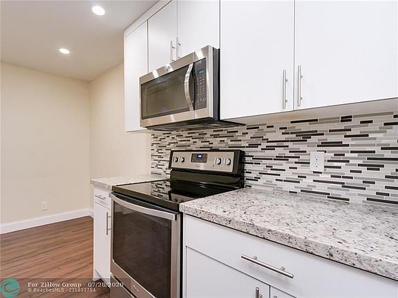 4th image of 3800 Hillcrest Dr APT 610
