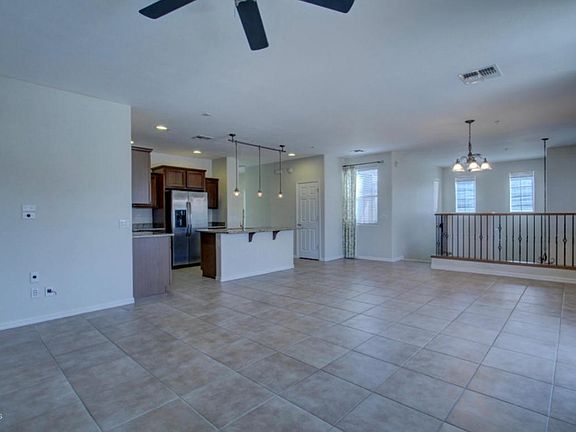 3rd image of 2140 W Tallgrass Trl Unit 209