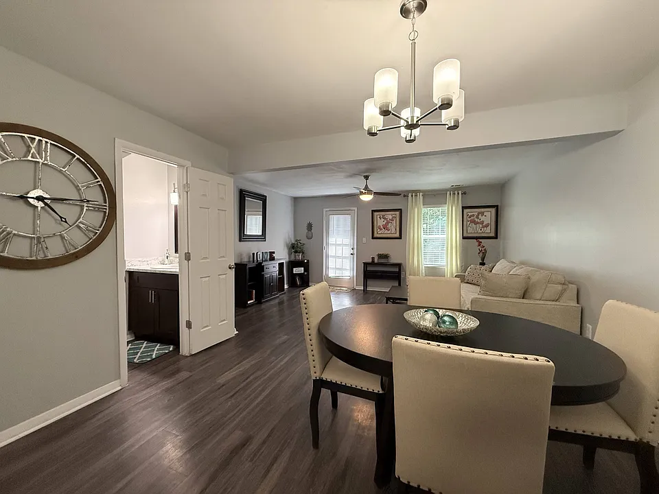 Galleria Pointe Apartments and Townhomes