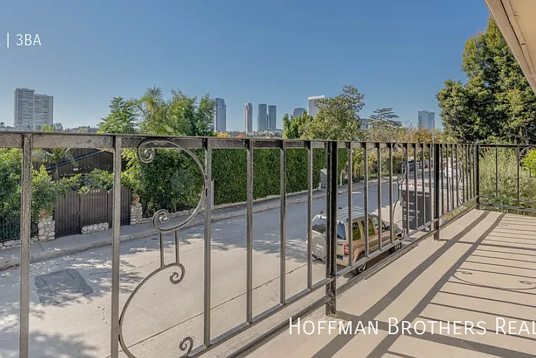 1222 Daniels Dr — Photo 5