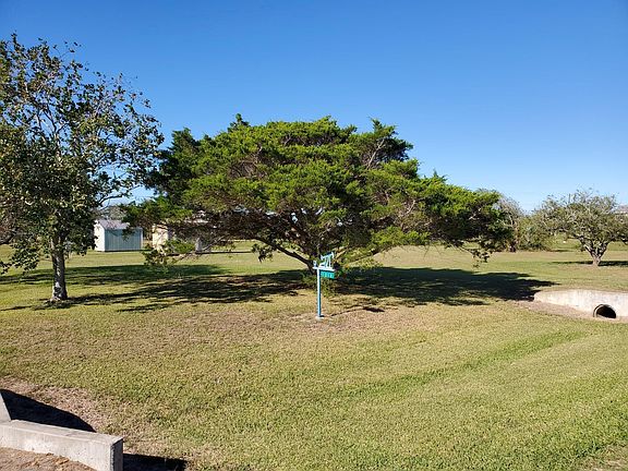 4th image of 1319 Bayview Dr