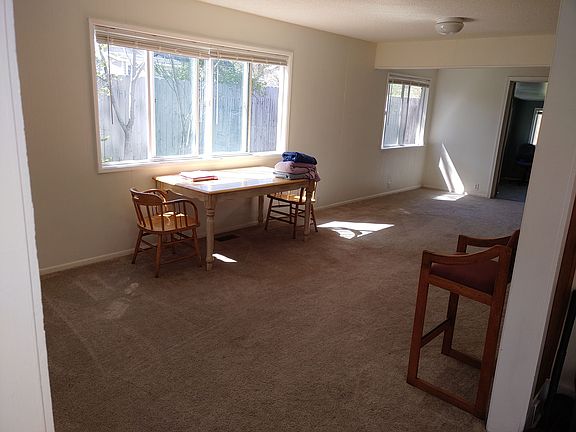 3rd image of 271 N Mountain Ave