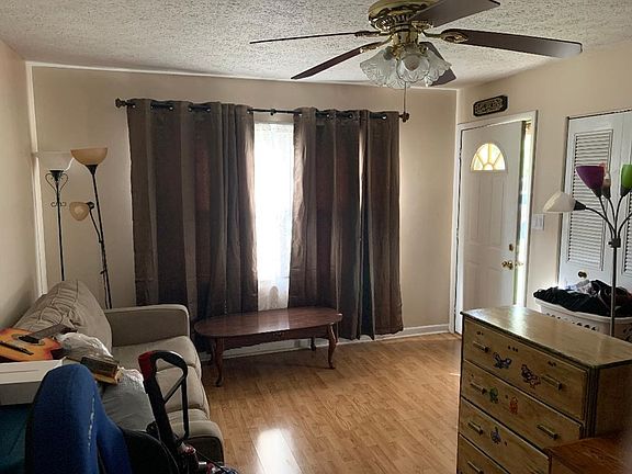 4th image of 740 Sargent Dr