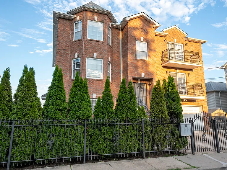5-9 Marion Pl #3 — Photo 22