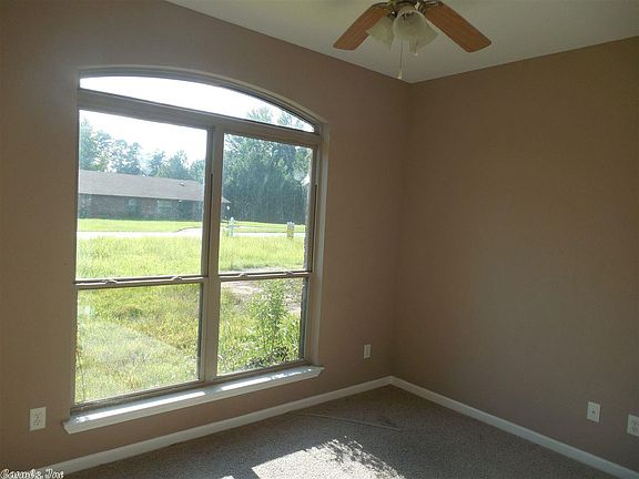 4th image of 7801 Summerhill Dr