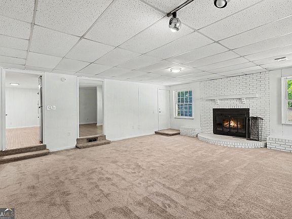 3rd image of 6663 Peacock Blvd