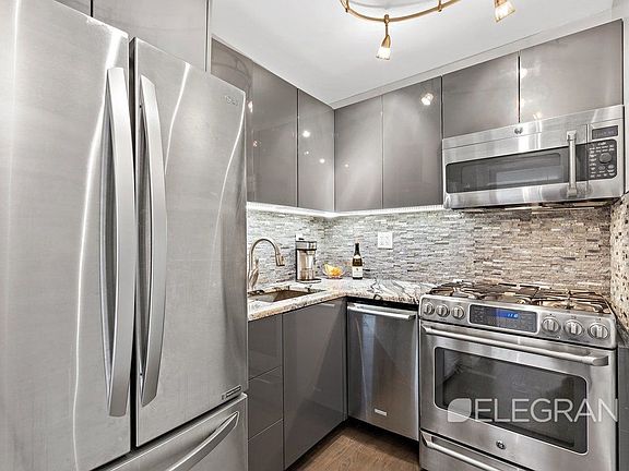 2nd image of 150 E 61st St APT 16A