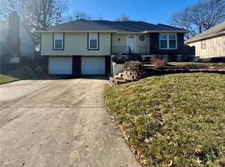 1015 SE 6th St, Lees Summit, MO 64063