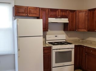 1347 Pembroke St #1, Bridgeport, CT 06608
