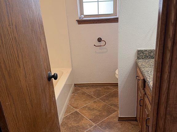 4th image of 6808 Foothill Dr