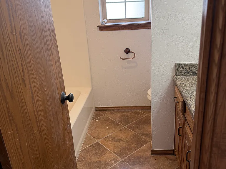 6808 Foothill Dr — Photo 4