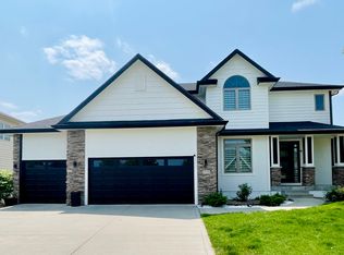 7134 Reed Ln, West Des Moines, IA 50266