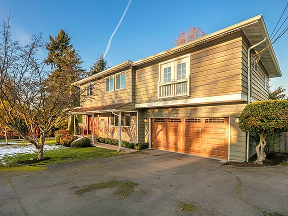 2nd image of 19422 Normandy Park Dr SW