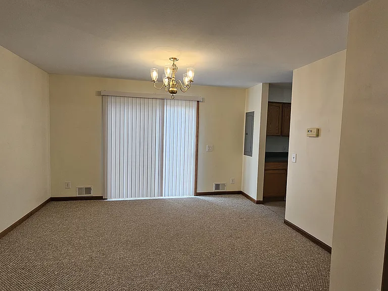 1381 Bergamont St — Photo 12