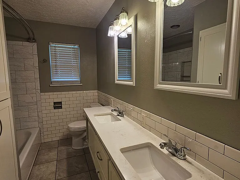 1202 Glenwood St — Photo 12