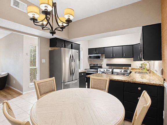 4th image of 2100 Tanglewilde St APT 629