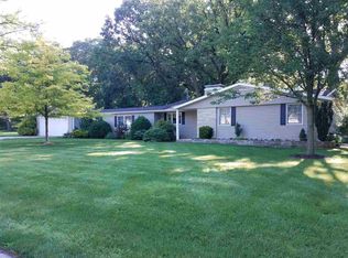 105 S 10th St, Clinton, IA 52732