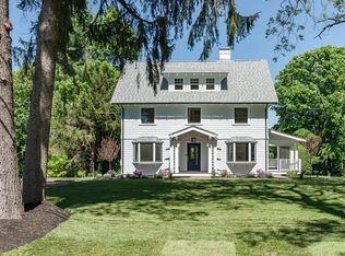 18 Latisquama Rd, Southborough, MA 01772