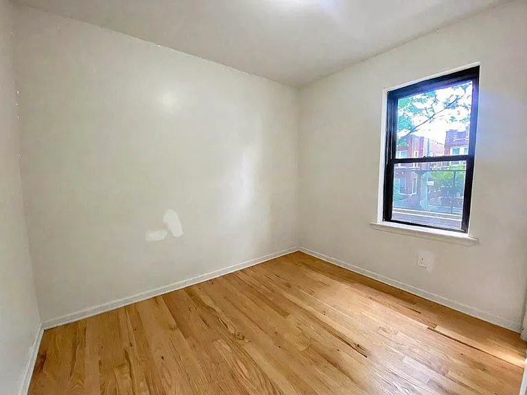 21-47 33rd St #2E — Photo 5