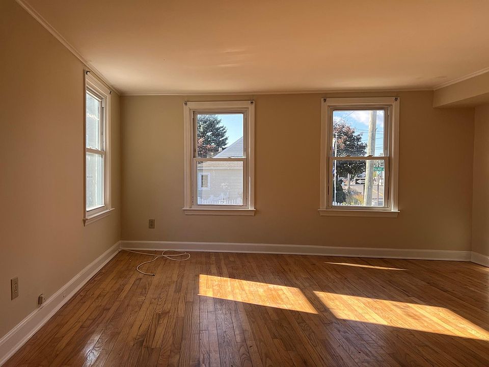 2nd image of 36 Village Rd APT A