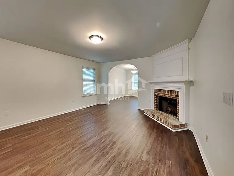 4401 Cobble Creek Ln — Photo 7