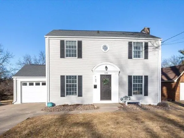 1250 S Grandview Ave, Dubuque, IA 52003