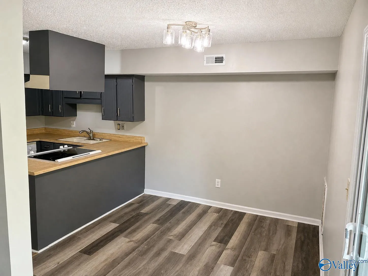 2 bed, 2.0 bath, 850 sqft, $1,100 — Photo 4