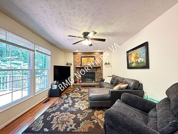 2nd image of 3821 Jocelyn Dr