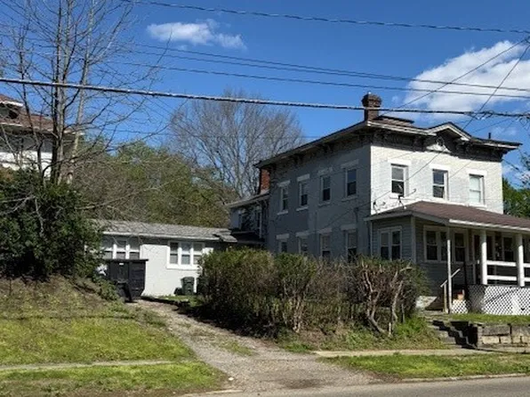 672 3rd St SE, Massillon, OH 44646