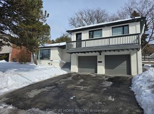 17 Olsen Dr Unit B, Toronto, ON M3A 3J1