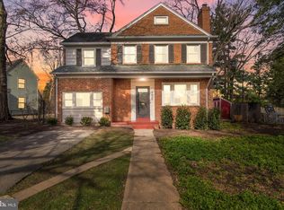 7000 Western Ave, Chevy Chase, MD 20815